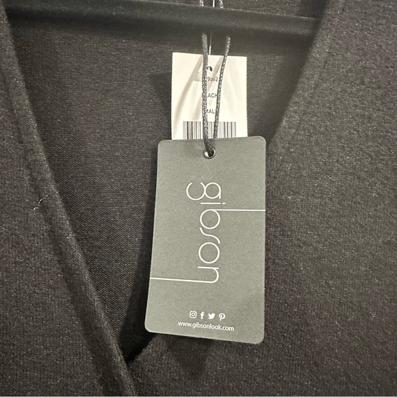 GIBSON NWT!! BLACK CROSSOVER SWEATER SIZE SMALL BUT COULD FIT A MEDIUM! #81 - Picture 2 of 5